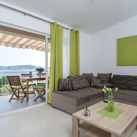 Apartment Modern In Seget Donji With Terrace