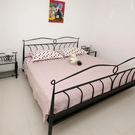 Apartment Modern In Seget Donji With Terrace
