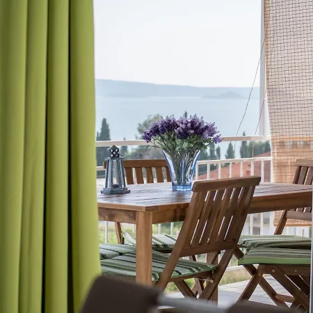 Apartment Modern In Seget Donji With Terrace *